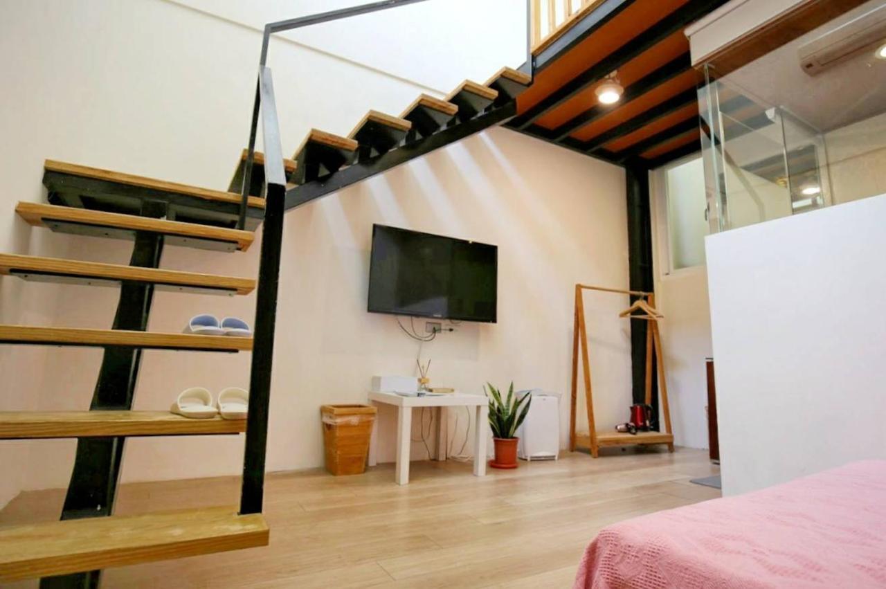 Windhouse B&B Тайнань Экстерьер фото